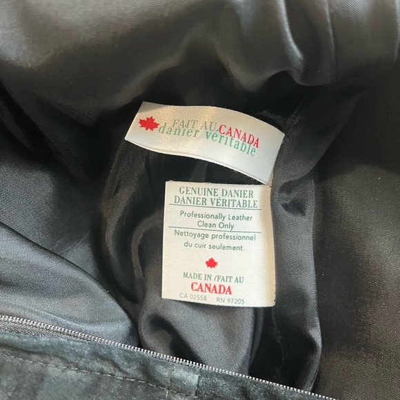 Vintage Black Suede Full Length Skirt by Danier, size 4 - Picture 10 of 10